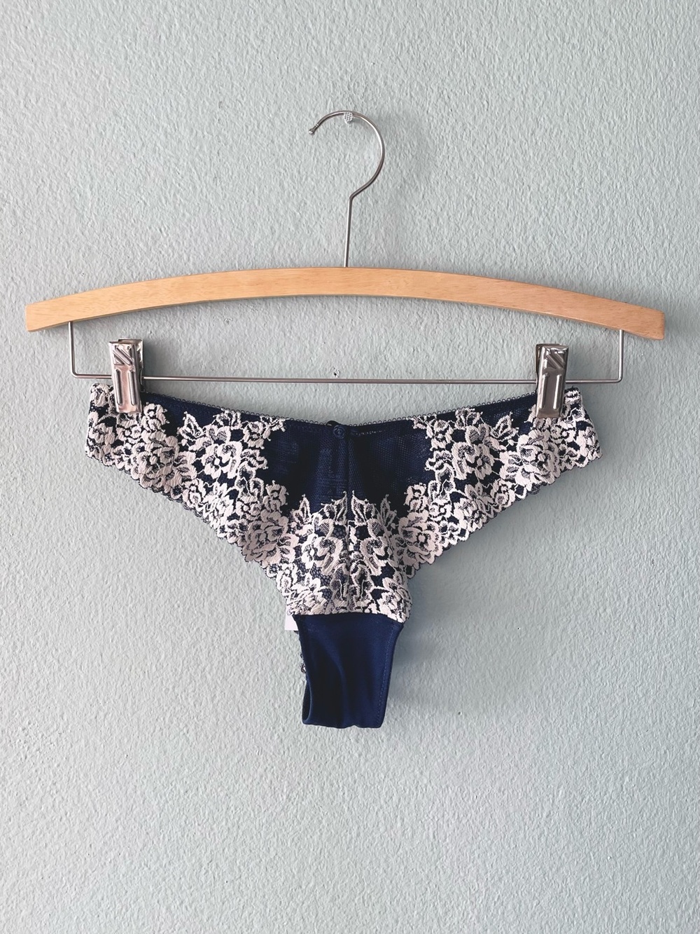 🌱5/$25🌱 H&M | Navy & White Mesh Lace Cheeky Thong Panties